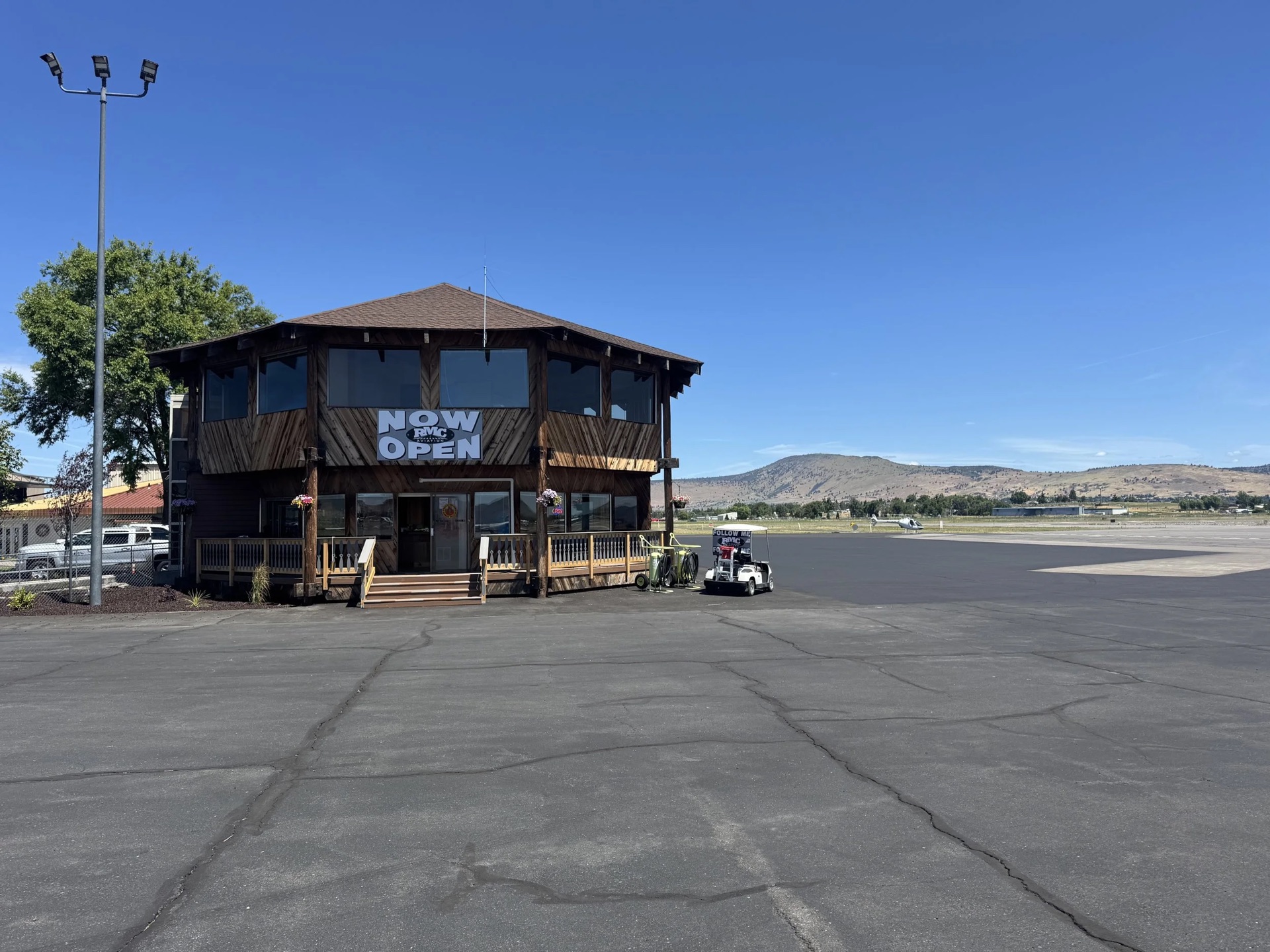 RMC Aviation octagon FBO building and ramp at Crater Lake-Klamath Regional Airport